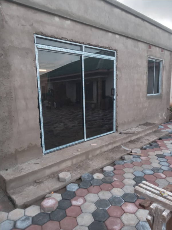 Aluminium sliding door